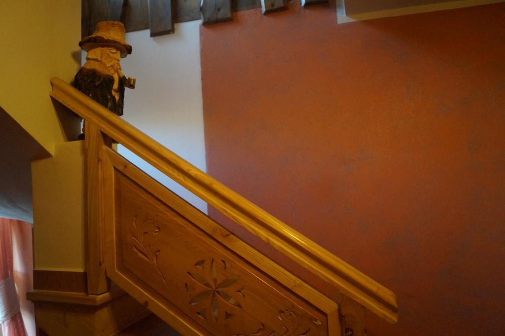 Apartamenty I Pokoje Rodzinne Czarna Gora Luaran gambar