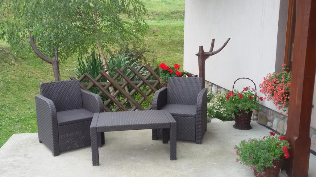 Apartamenty I Pokoje Rodzinne Czarna Gora Luaran gambar