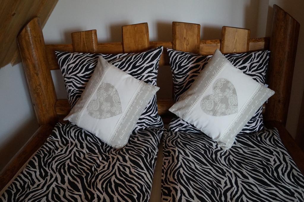 Apartamenty I Pokoje Rodzinne Czarna Gora Luaran gambar