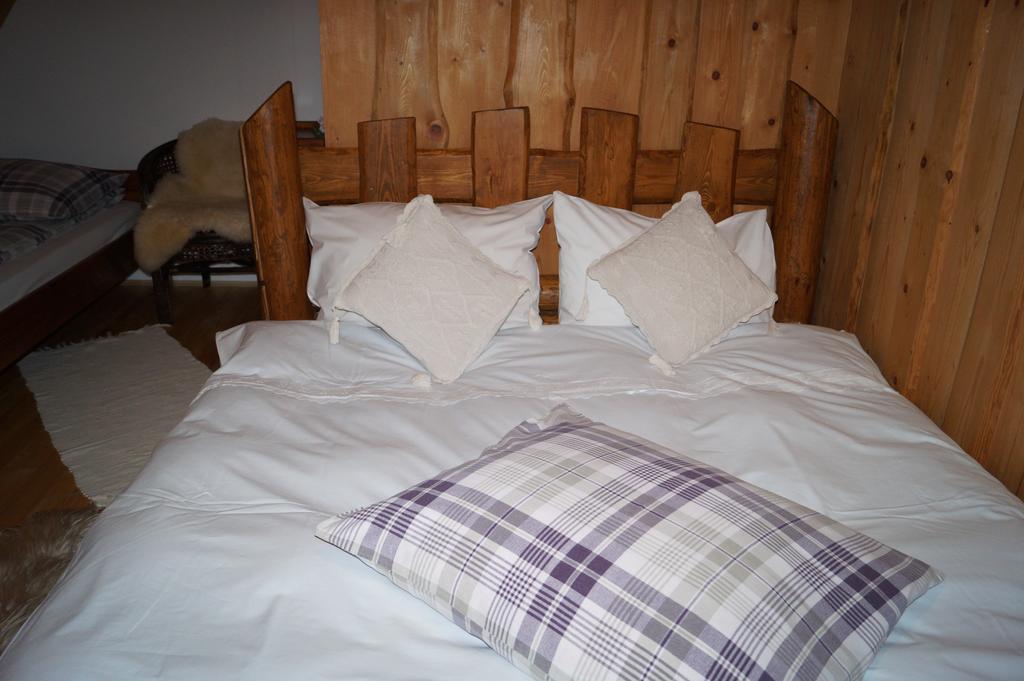 Apartamenty I Pokoje Rodzinne Czarna Gora Luaran gambar