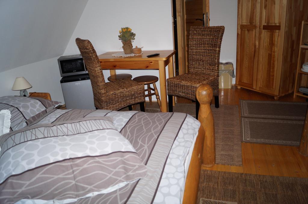 Apartamenty I Pokoje Rodzinne Czarna Gora Luaran gambar