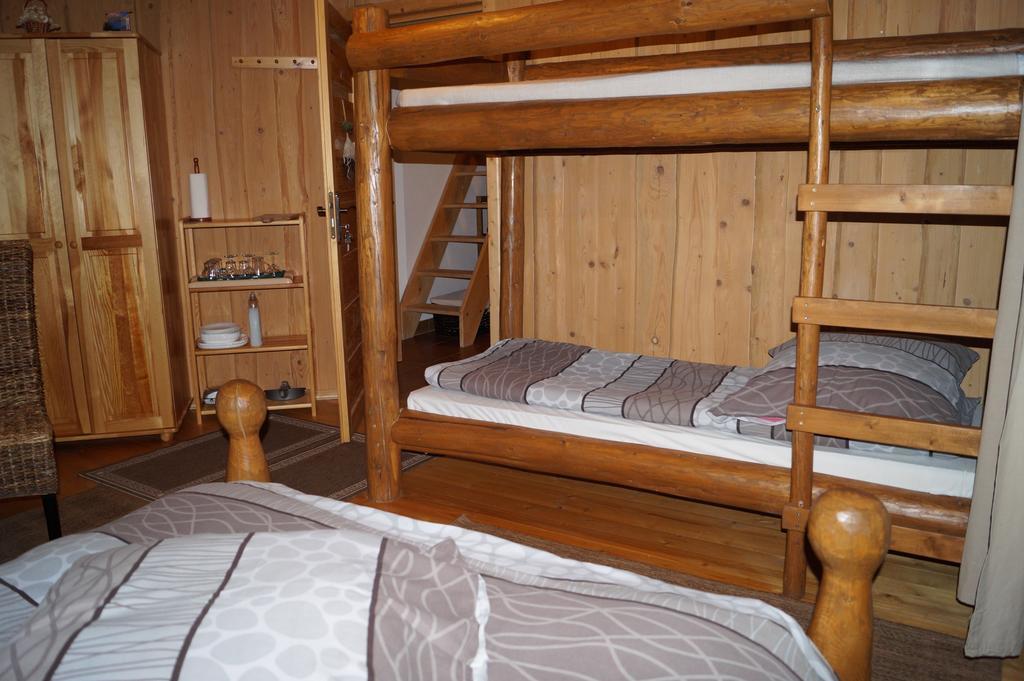 Apartamenty I Pokoje Rodzinne Czarna Gora Luaran gambar