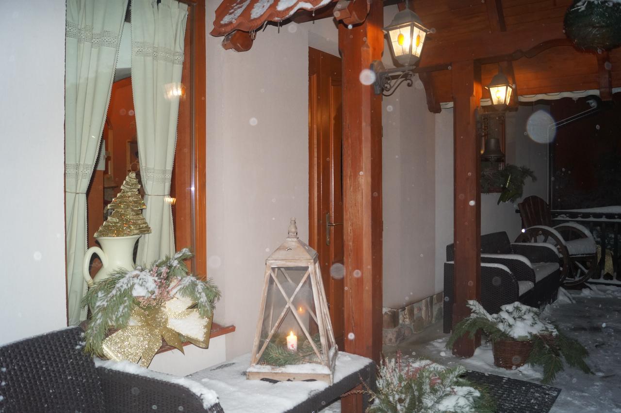 Apartamenty I Pokoje Rodzinne Czarna Gora Luaran gambar