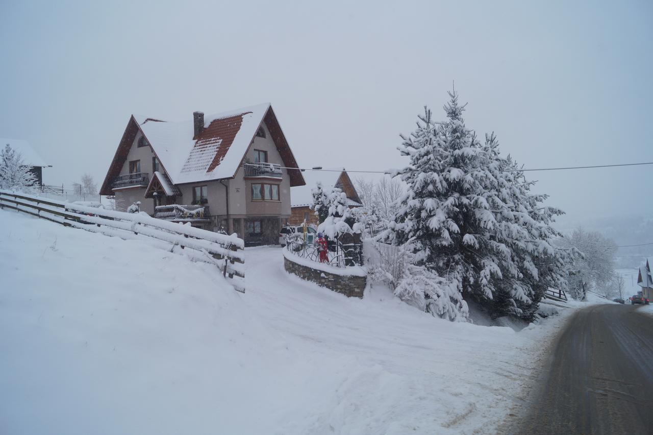 Apartamenty I Pokoje Rodzinne Czarna Gora Luaran gambar